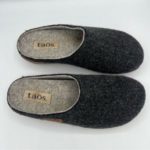Taos wool clogs
